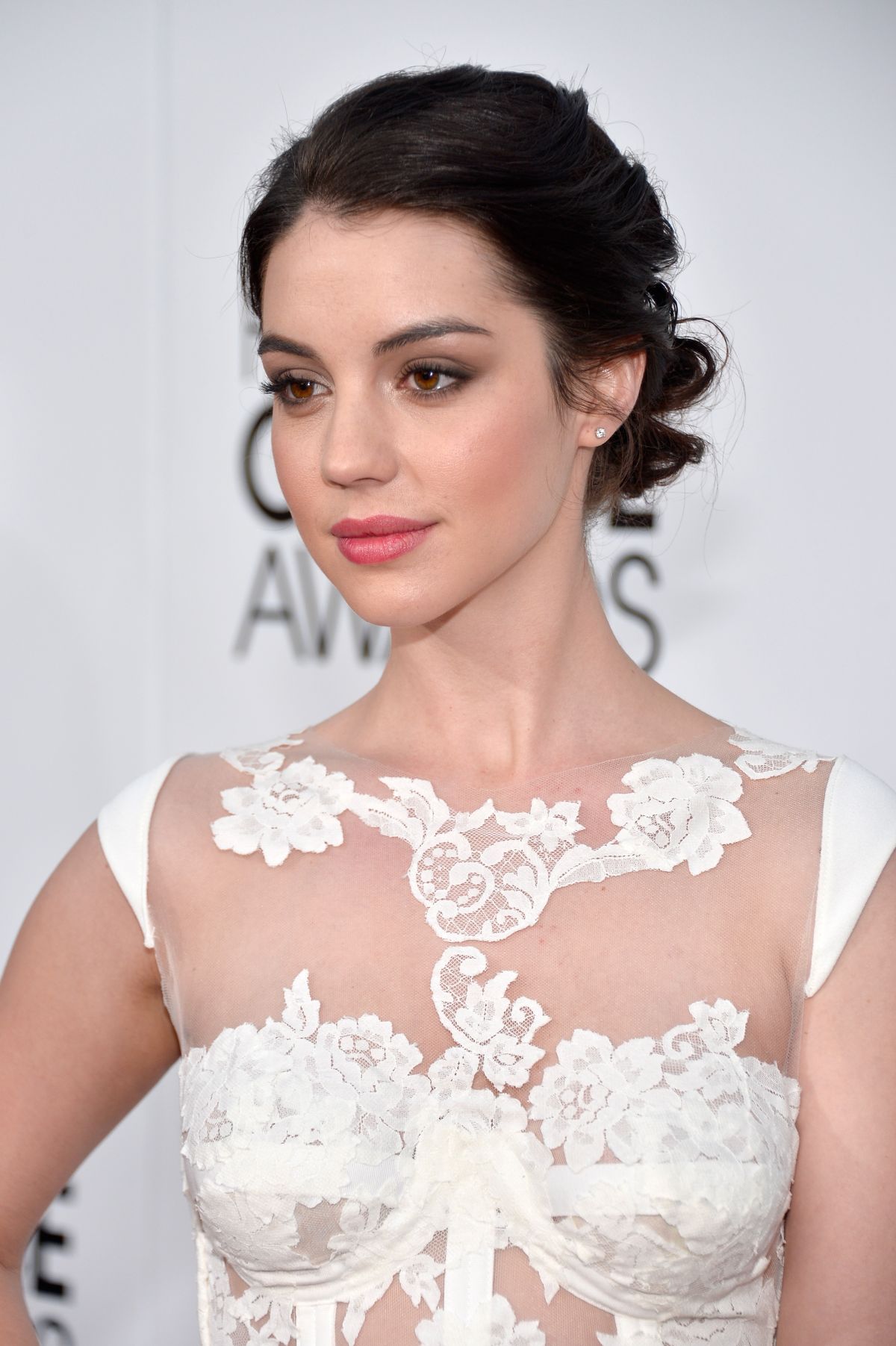 adelaide-kane-at-40th-annual-people-s-choice-awards-in-los-angeles_6.jpg