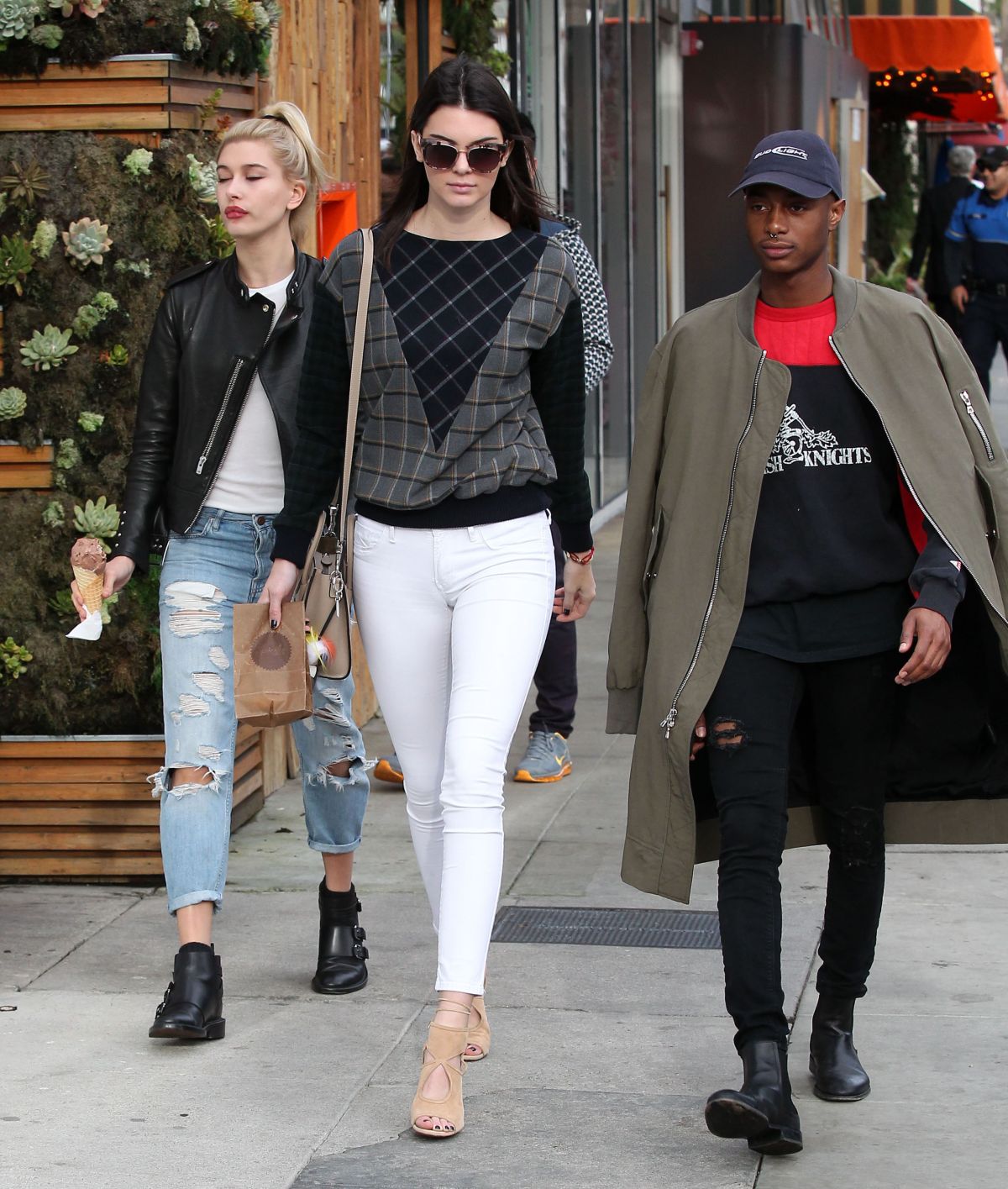 Kendall Jenner And Hailey Baldwin Out Shopping In Beverly Hills Hawtcelebs 