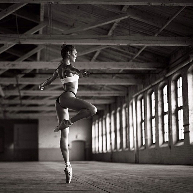 Спортивная Девушка Черно Белое Фото