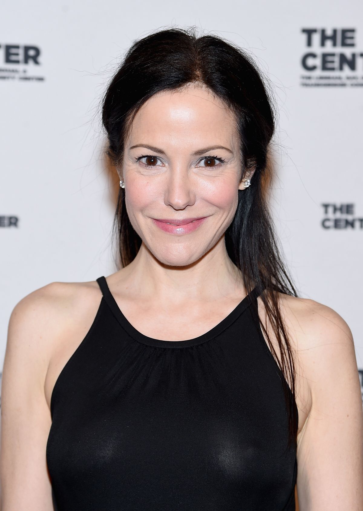 <b>MARY-LOUISE</b> PARKER at 2015 Center Dinner in New York - mary-louise-parker-at-2015-center-dinner-in-new-york_2