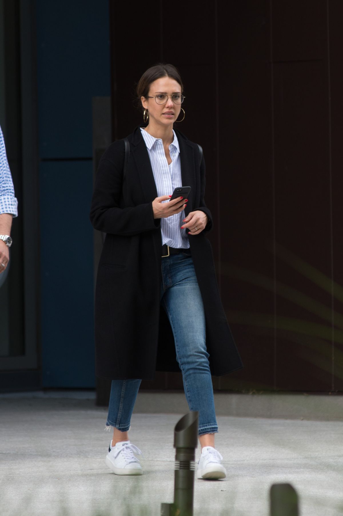 Jessica Alba Leaves An Office Building In Los Angeles