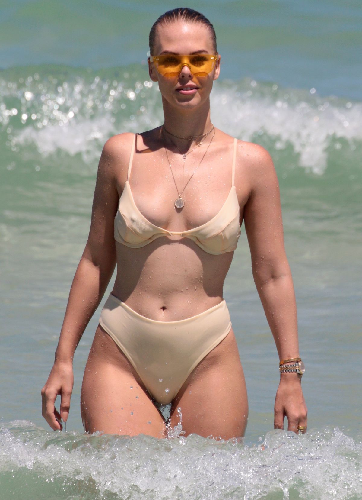 Bianca Elouise In Bikini On The Beach In Miami 06 25 2017 Hawtcelebs