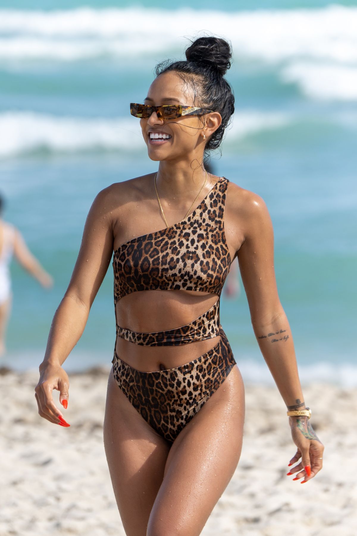 Karrueche Tran In Bikini On The Beach In Miami Hawtcelebs My XXX Hot Girl
