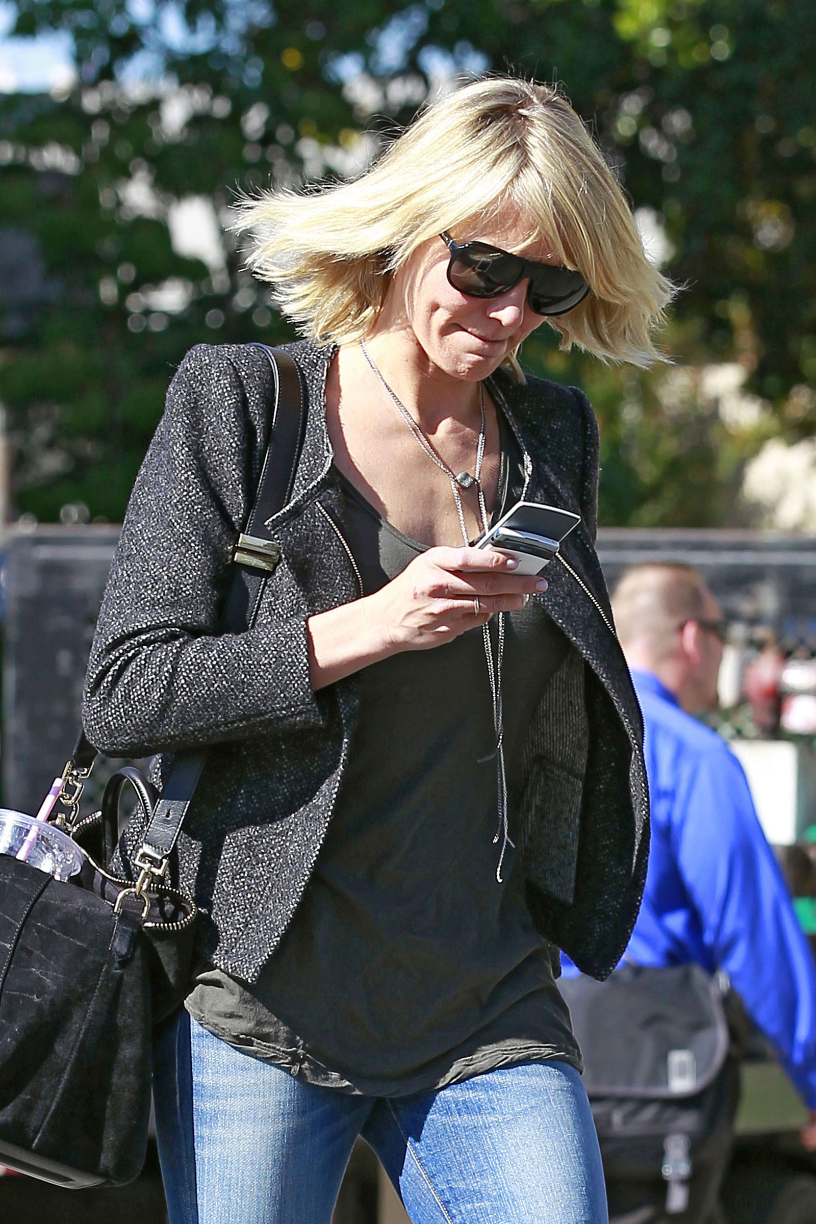 Cameron Diaz In Jeans Out And About In Los Anhgeles Hawtcelebs 0157