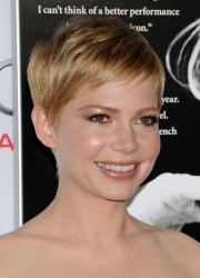 Michelle Williams at My Week With Marilyn Premiere in Hollywood ...