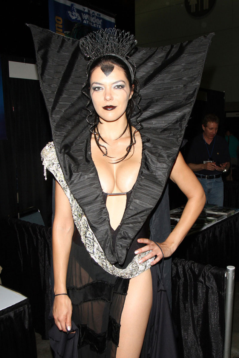 Adrianne Curry Nude Porn - ADRIANNE CURRY at the Comikaze Expo in Los Angeles â€“ HawtCelebs