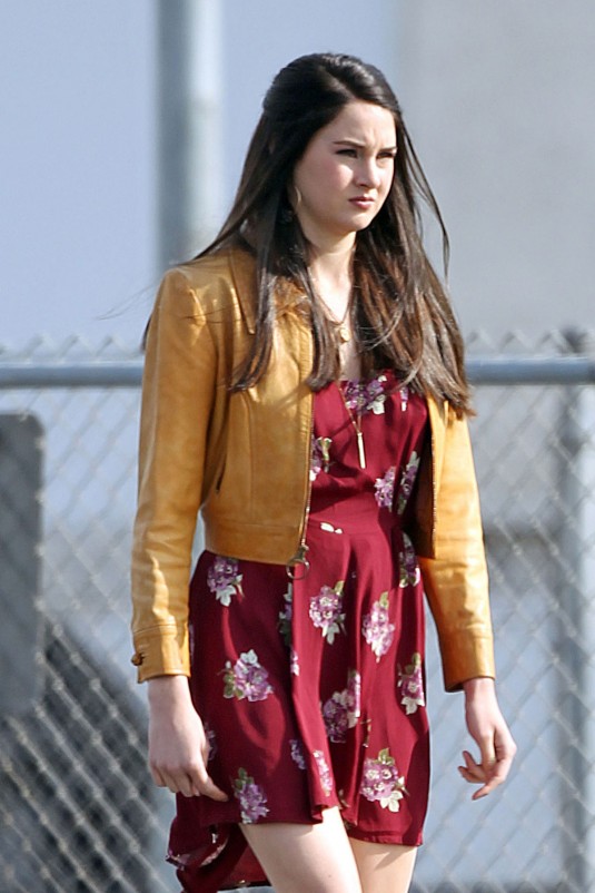 Shailene Woodley On The Set Of The Secret Life Of The American Teenager In Los Angeles Hawtcelebs 