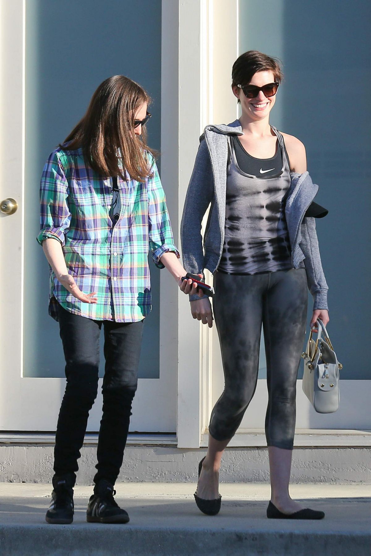ANNE HATHAWAY in Tight Leggings Out and About in Los Angeles – HawtCelebs