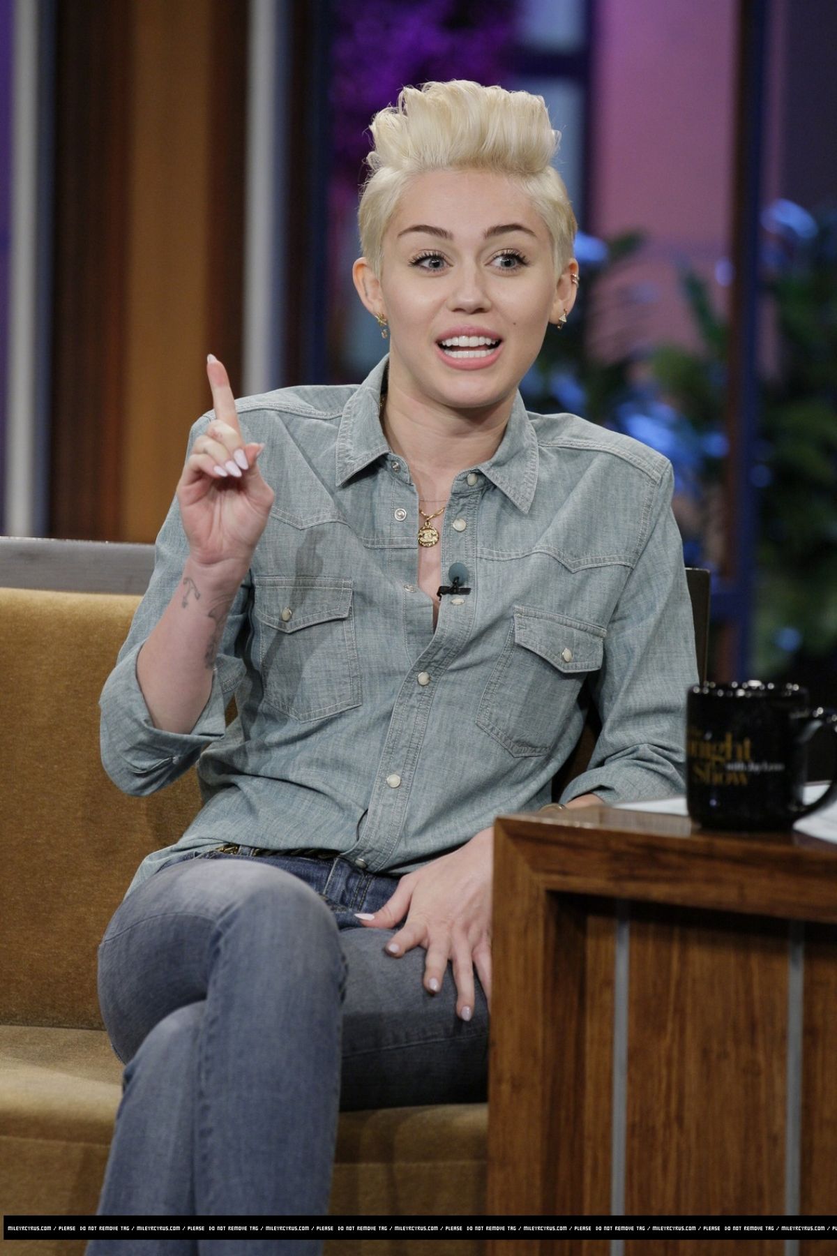 MILEY CYRUS at The Tonight Show with Jay Leno – HawtCelebs