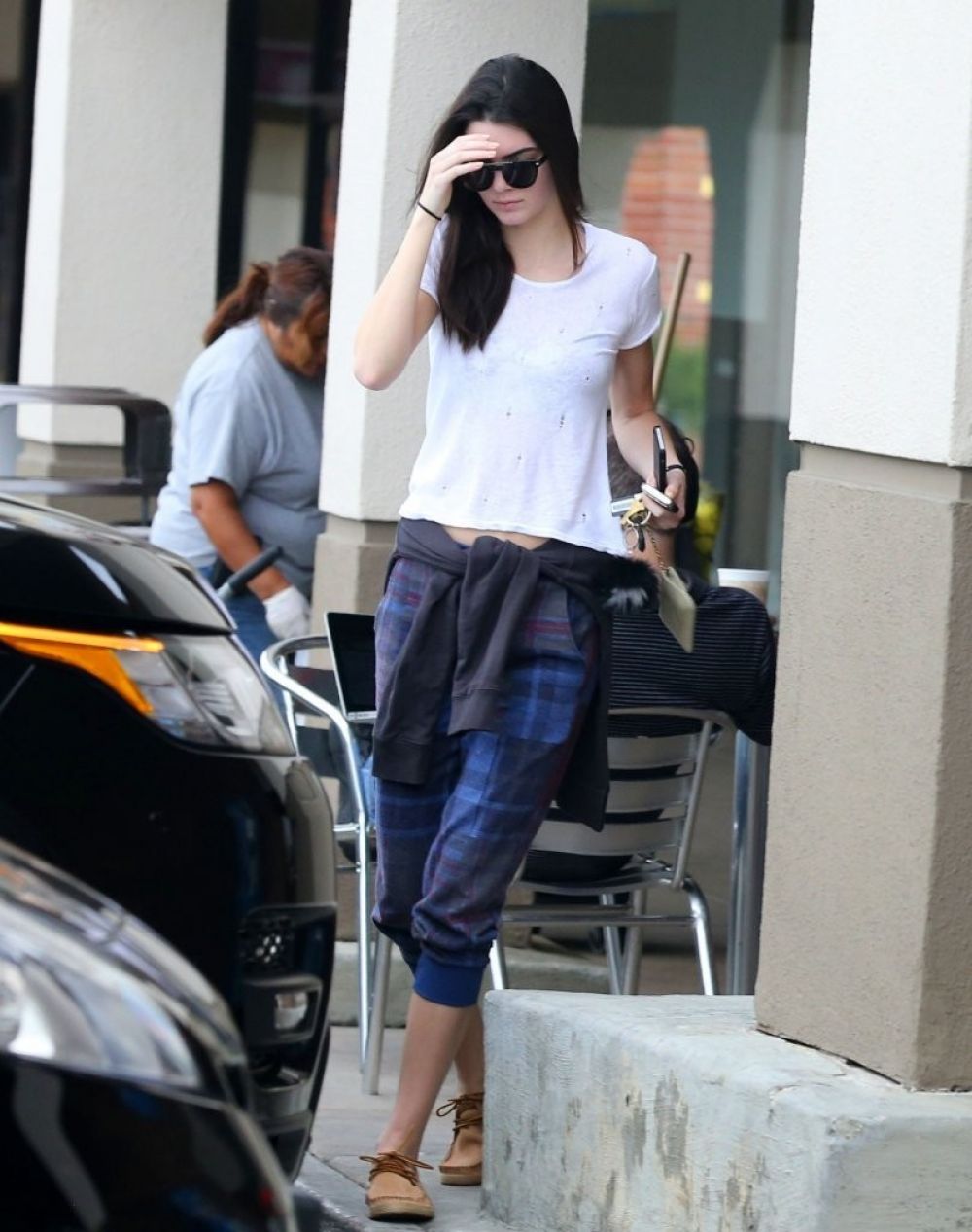 KENDALL JENNER Leaves a Beauty Salon in Calabasas – HawtCelebs