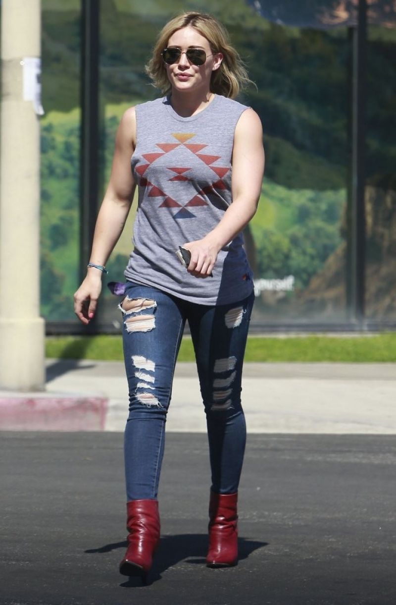 Hilary Duff In Tight Ripped Jeans Out In Los Angeles
