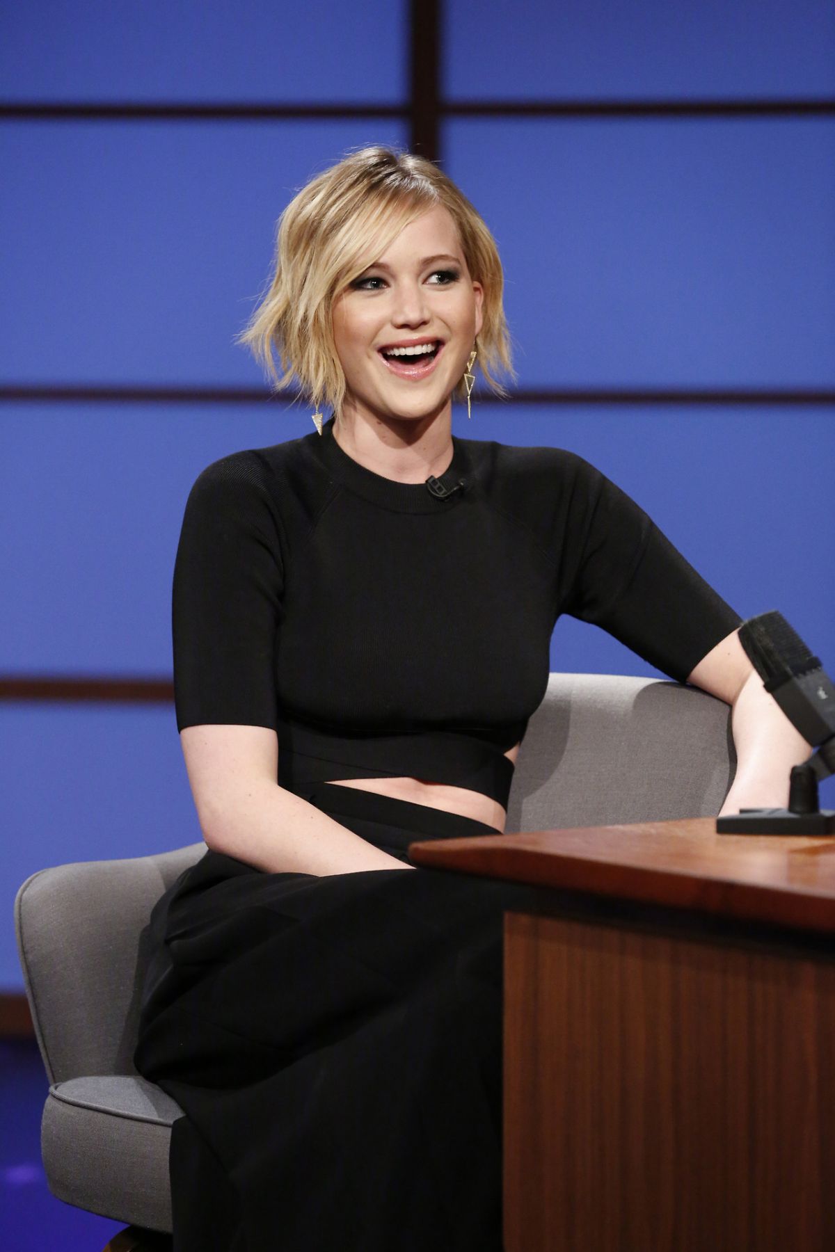 JENNIFER LAWRENCE on Late Night with Seth Meyers – HawtCelebs