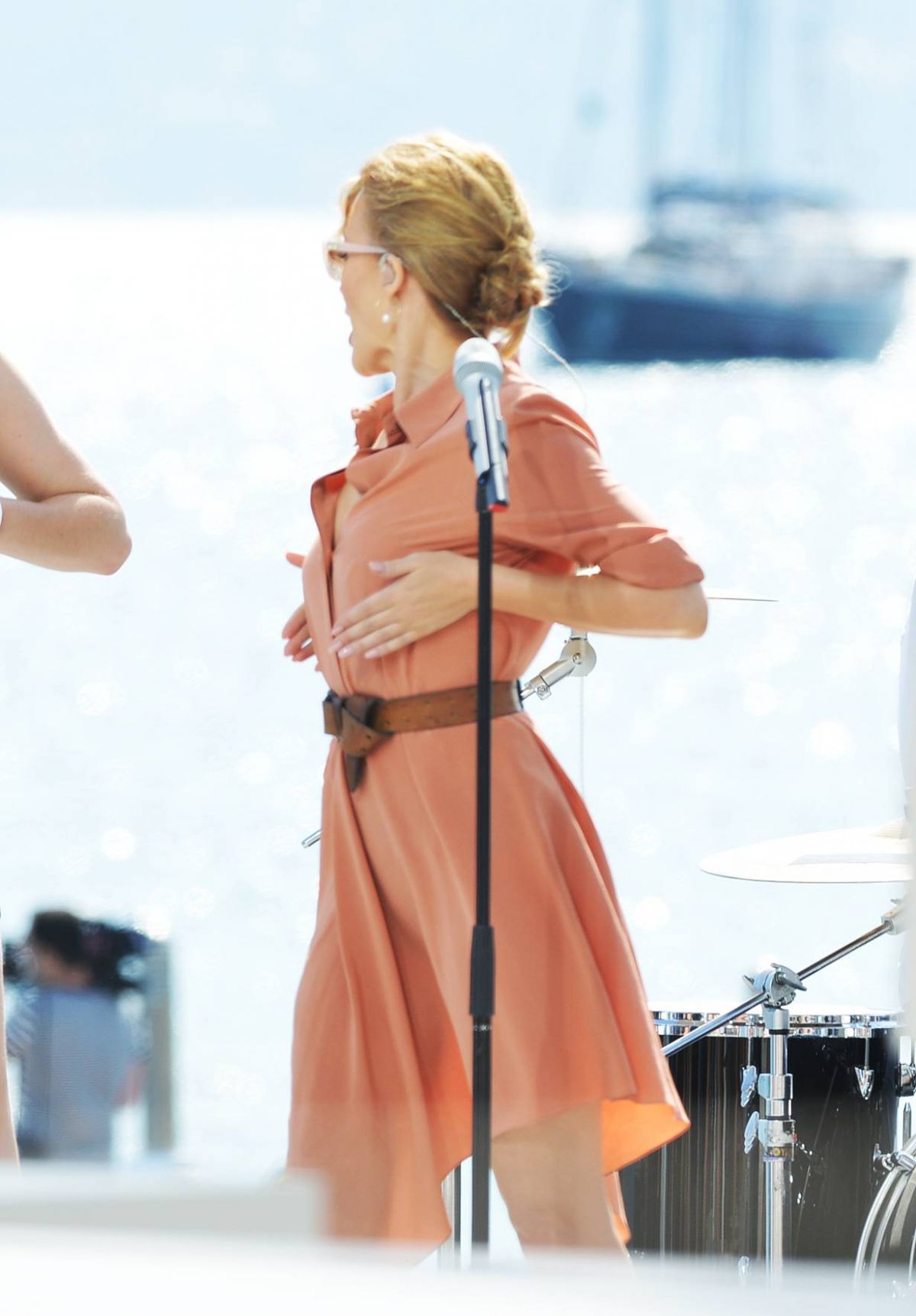 https://www.hawtcelebs.com/wp-content/uploads/2014/05/kylie-minogue-performs-at-stage-of-canal-in-cannes_10.jpg
