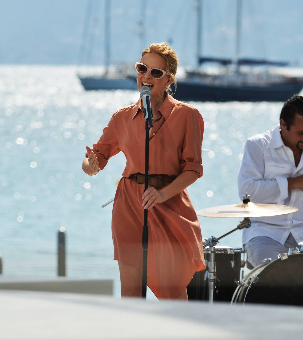 https://www.hawtcelebs.com/wp-content/uploads/2014/05/kylie-minogue-performs-at-stage-of-canal-in-cannes_14.jpg
