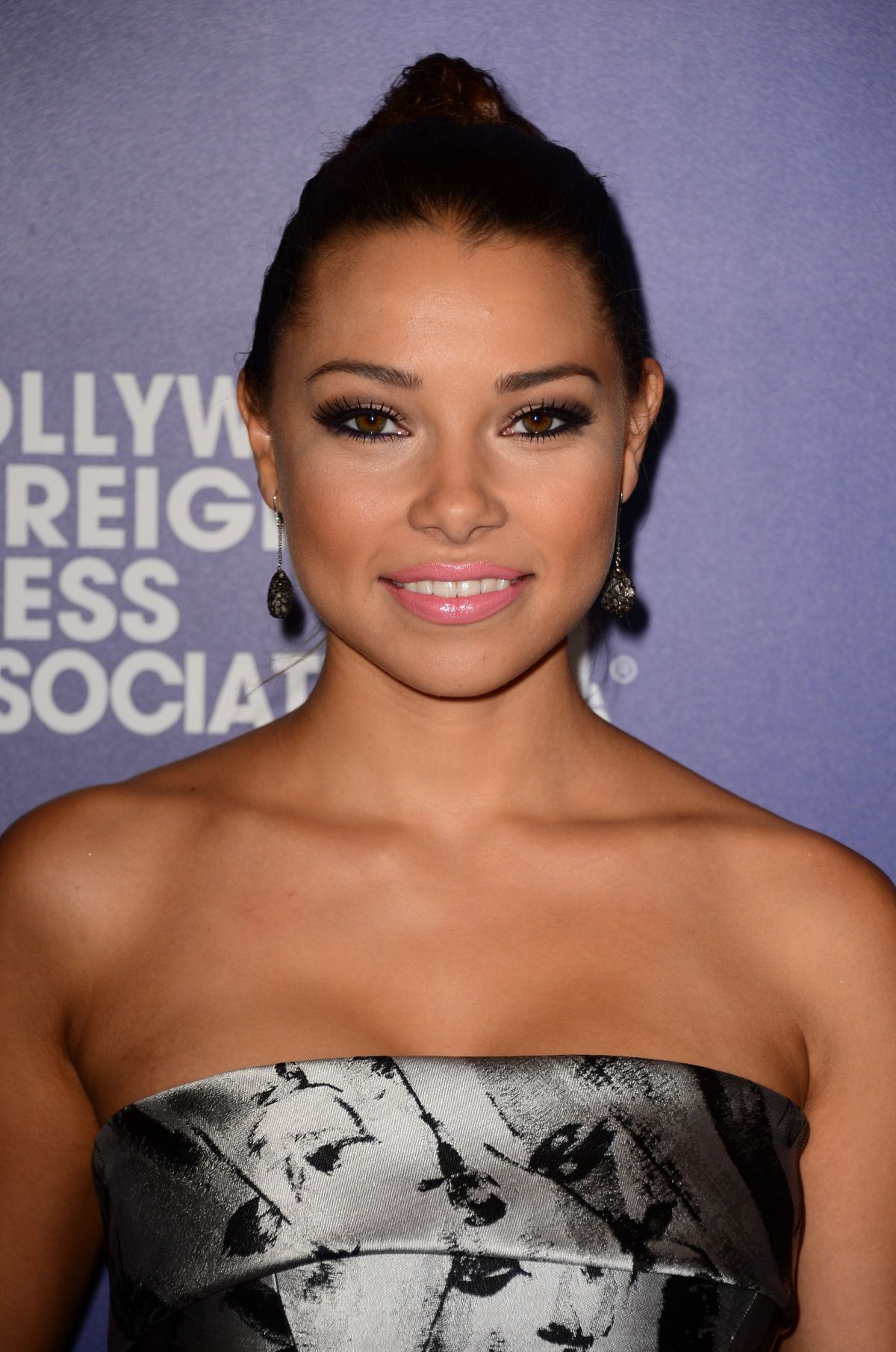 JESSICA PARKER KENNEDY at Hollywood Foreign Press Association’s Grants