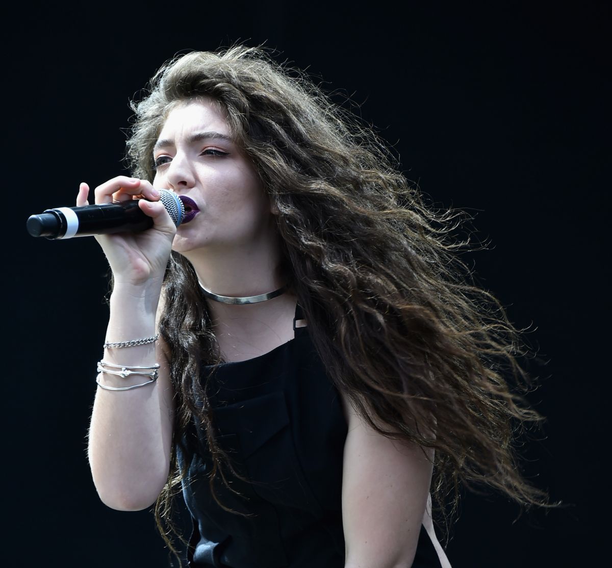 LORDE Performs At Lollapalooza Festival – HawtCelebs