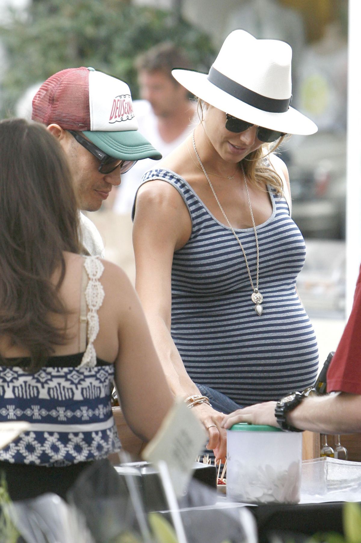 Pregnant Stacy Keibler Shopping At The Farmers Market In Beverly Hills Hawtcelebs 3390