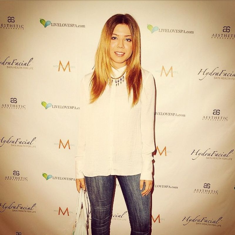 JENNETTE MCCURDY at Splash, An Exclusive Media Event by Live Love Spa ...