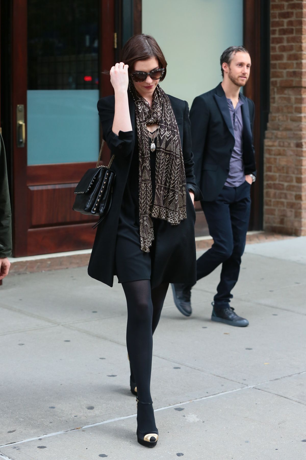 ANNE HATHAWAY and Adam Shulman Leaves Their Hotel in New York – HawtCelebs