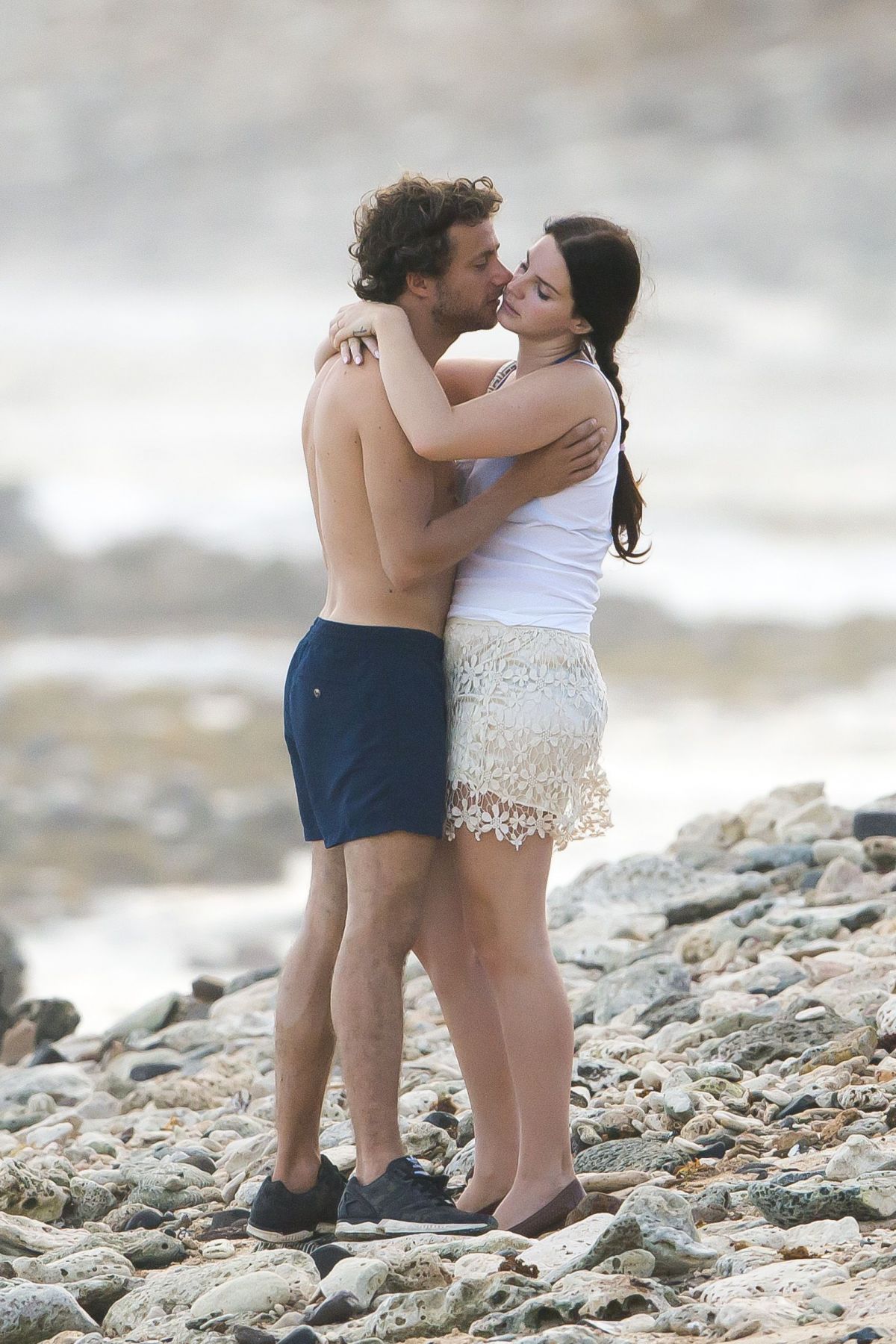 Lana Del Rey And Francesco Carrozzini Kissing On The Beach In St Barts Hawtcelebs