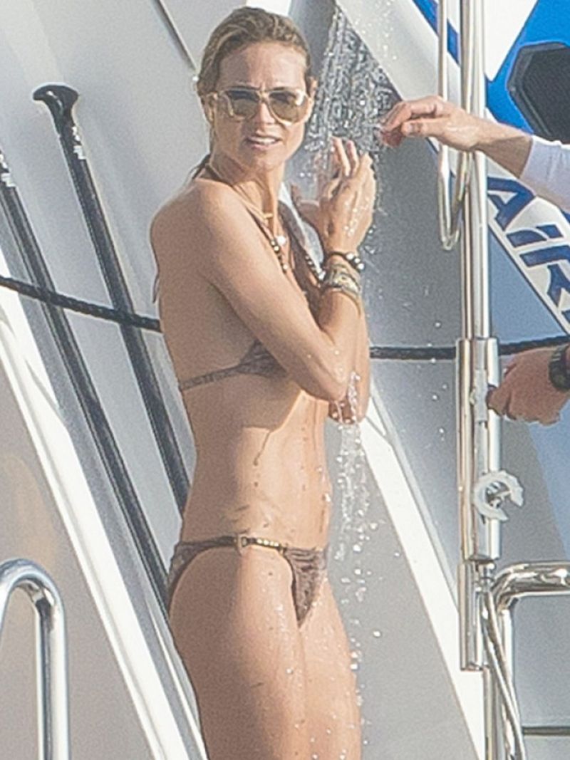 Heidi Klum In Bikini At A Yacht In St Barts Hawtcelebs 