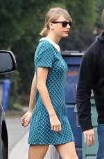 TAYLOR SWIFT Heading to a Dance Studio in Los Angeles