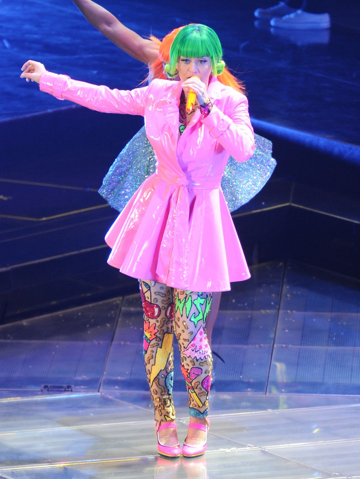 KATY PERRY Performs on Her Prismatic Tour in Amsterdam – HawtCelebs