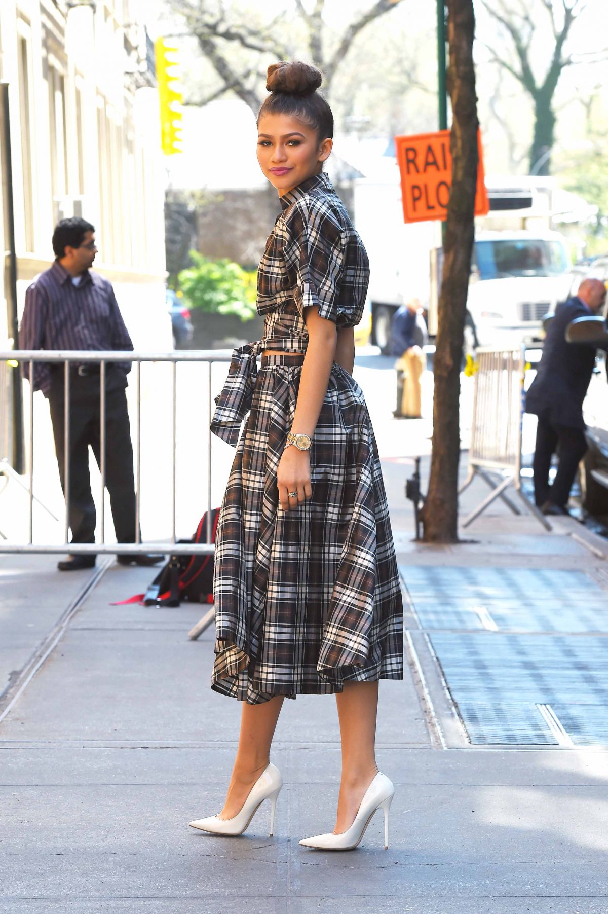 ZENDAYA COLEMAN Arrives at The View in New York 04/22/2015 – HawtCelebs