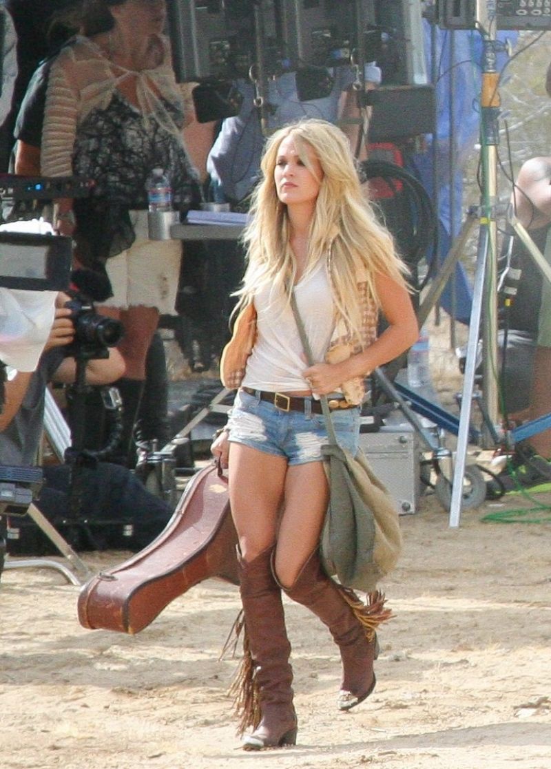 CARRIE UNDERWOOD on the Set of a Music Video in Mojave Desert 08/02 ...