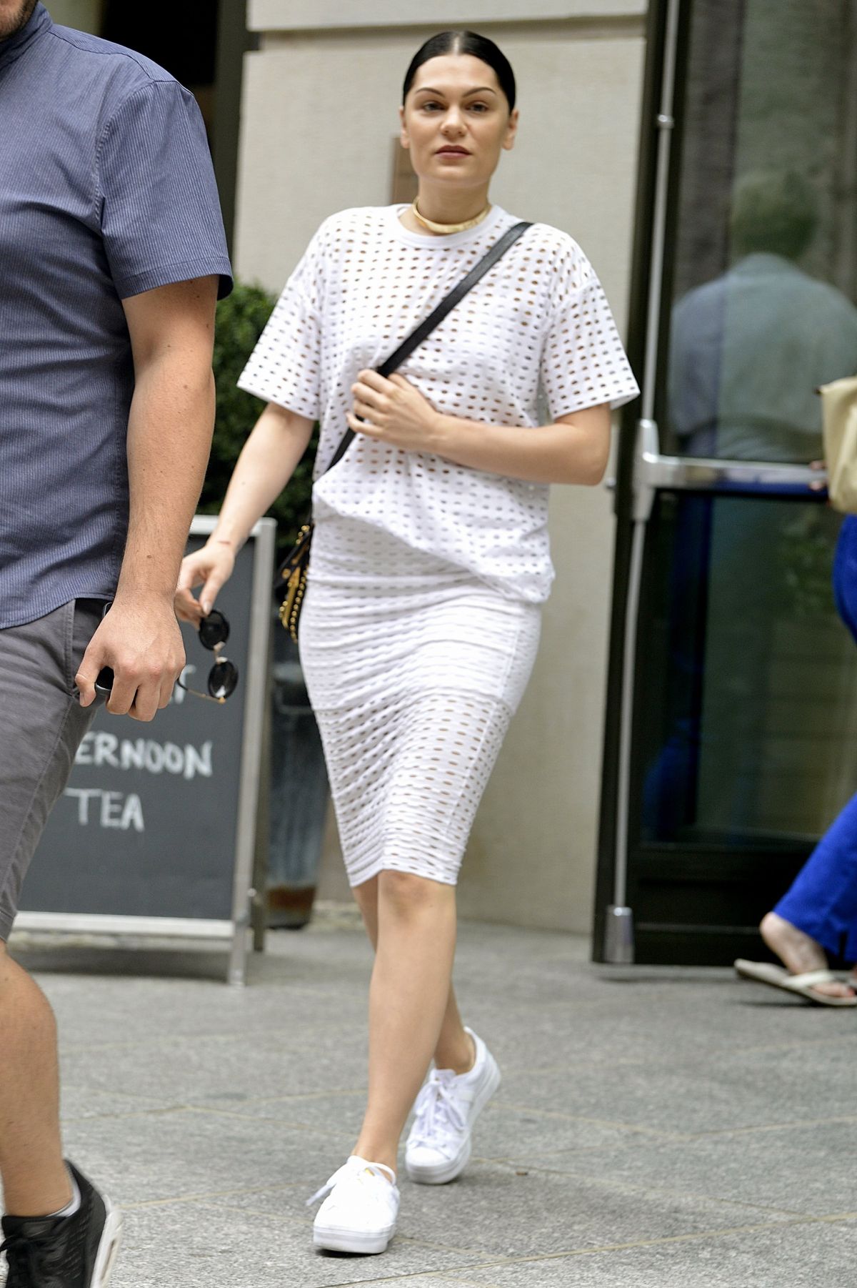 Jessie J Leaves Her Hotel In New York 09 04 2015 Hawtcelebs