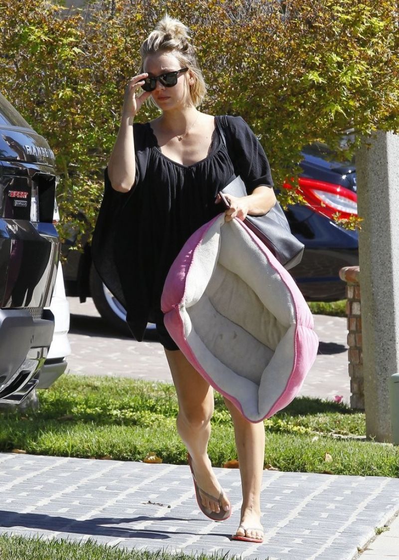 KALEY CUOCO Walks Her Dog Out at a Park in Los Angeles 09/27/2015 ...