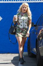 WITNEY CARSON Arrives at DWTS Rehersal Studio in Hollywood 09/23/2015