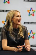JEWEL KILCHER Performs at Mall of America in Bloomington 10/05/2015