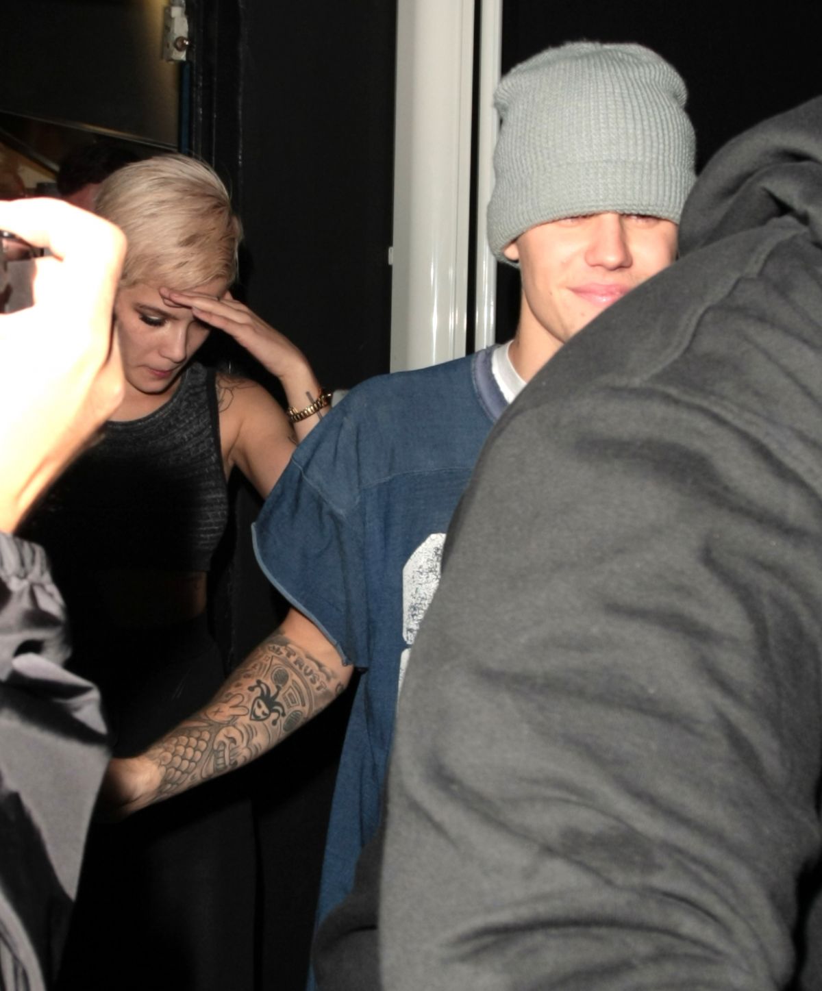 HALSEY and Justin Bieber Leaves His American Music Awards After Party ...
