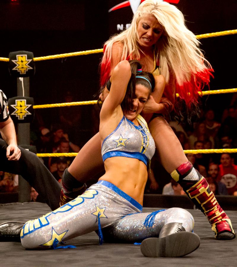 Wwe nxt на русском. WWE NXT Divas. Женщины WWE рестлеры NXT. Frazer WWE NXT.