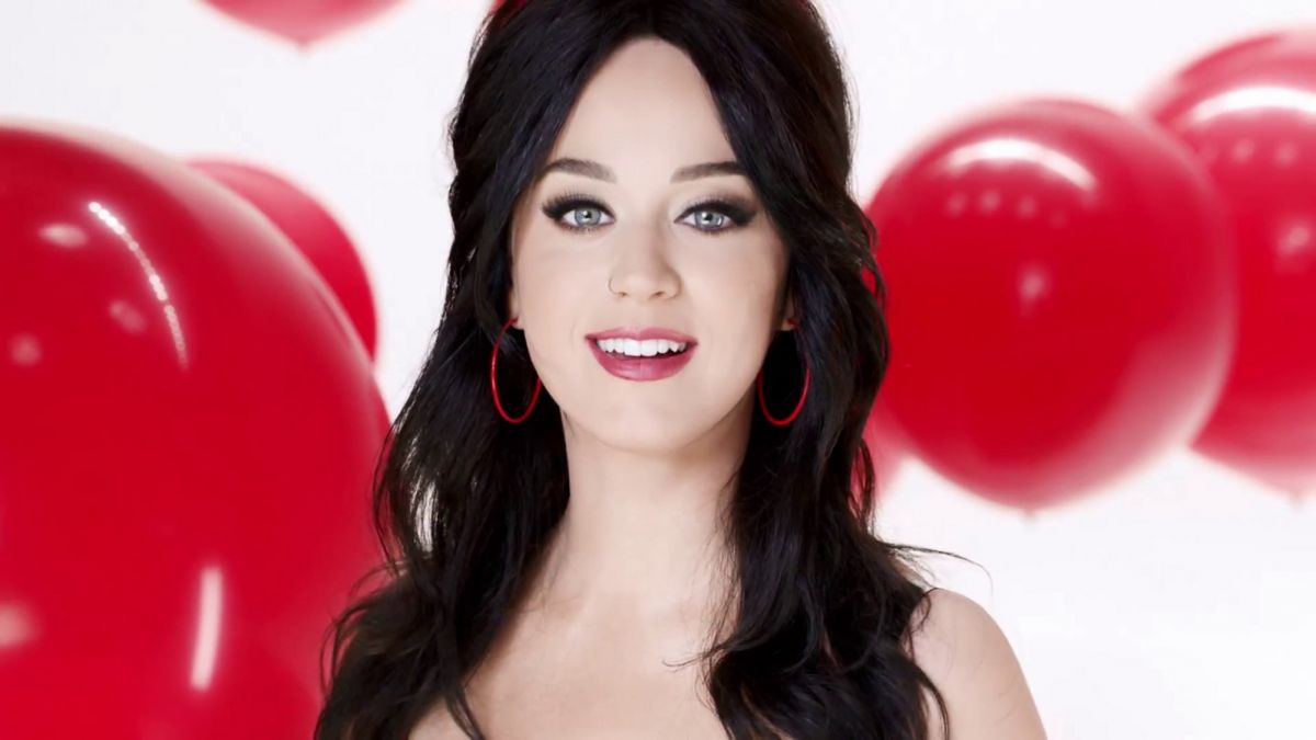 KATY PERRY Plumpify, New Covergirl Commercial HawtCelebs