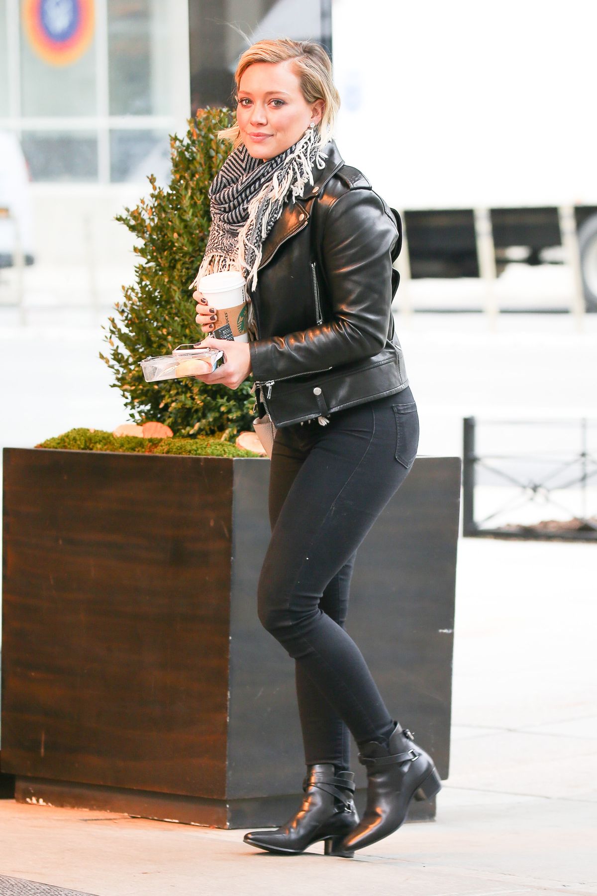Hilary Duff Arrives At Her Hotel In New York 01142016 Hawtcelebs