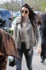 KENDALL JENNER at Williams-Sonoma in Calabasas 01/14/2016