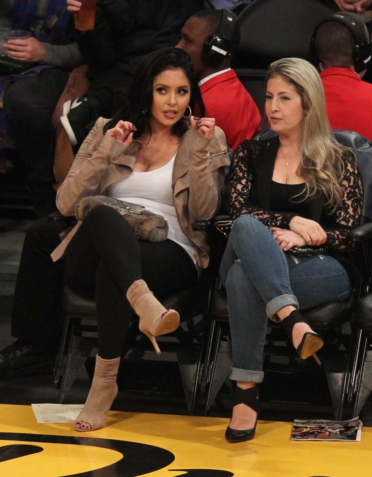 Vanessa Bryant At A Lakers Game 01 12 20152 Hawtcelebs