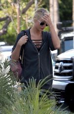 TAYLOR SWIFT Leaves a Gym in West Hollywood 05/24/2016