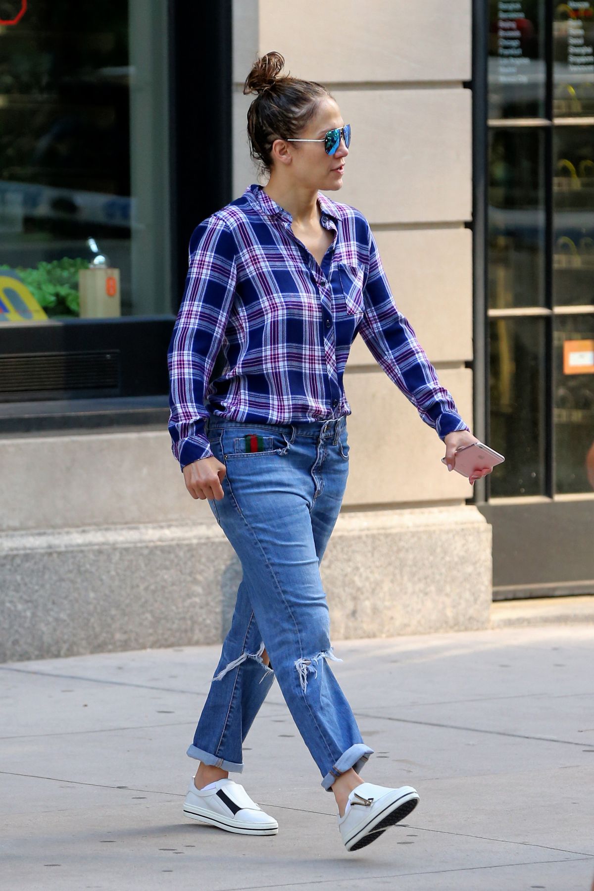 JENNIFER LOPEZ in Ripped Jeans Out in New York 07/12/2016 – HawtCelebs