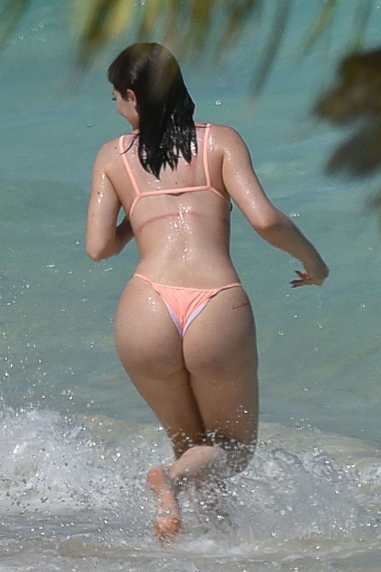 Kylie Jenner In Bikini On The Beach In Turks And Caicos 08 13 20164 