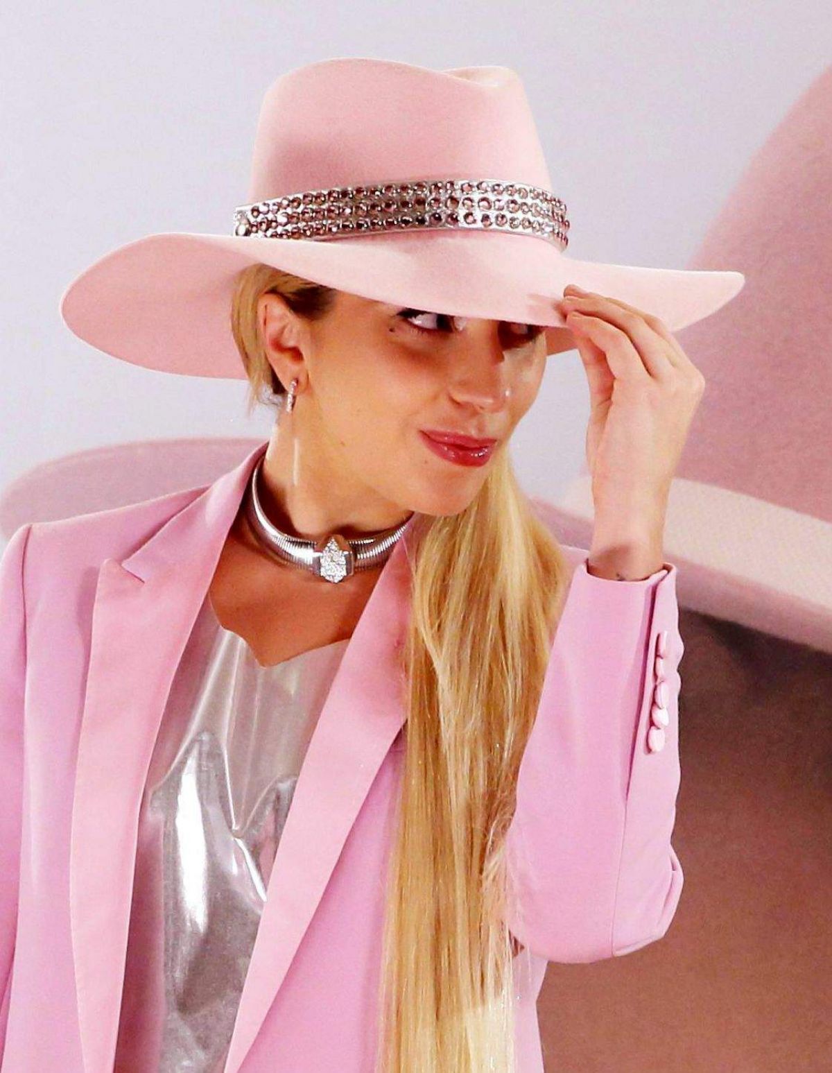 lady gaga pink hat joanne