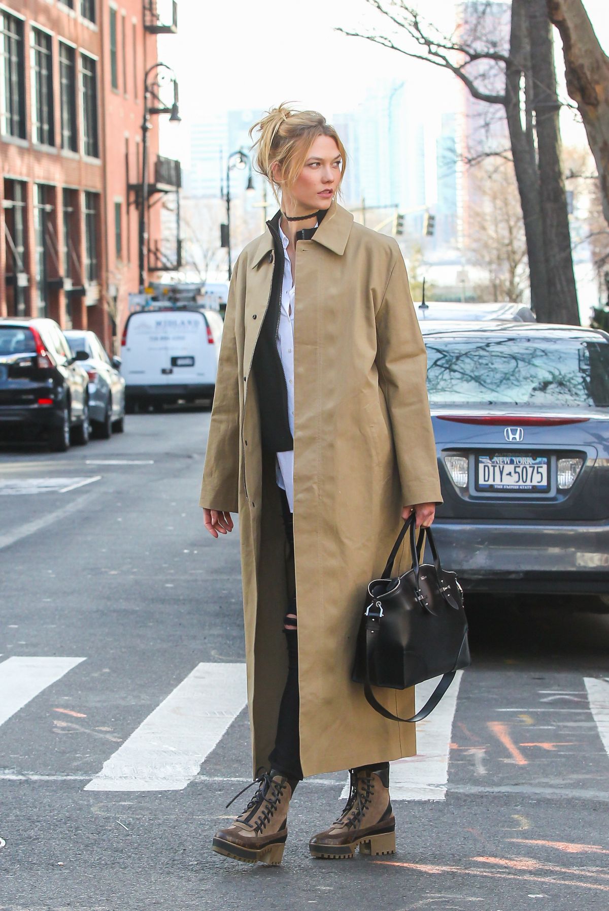 KARLIE KLOSS Out in New York 12/16/2016 – HawtCelebs