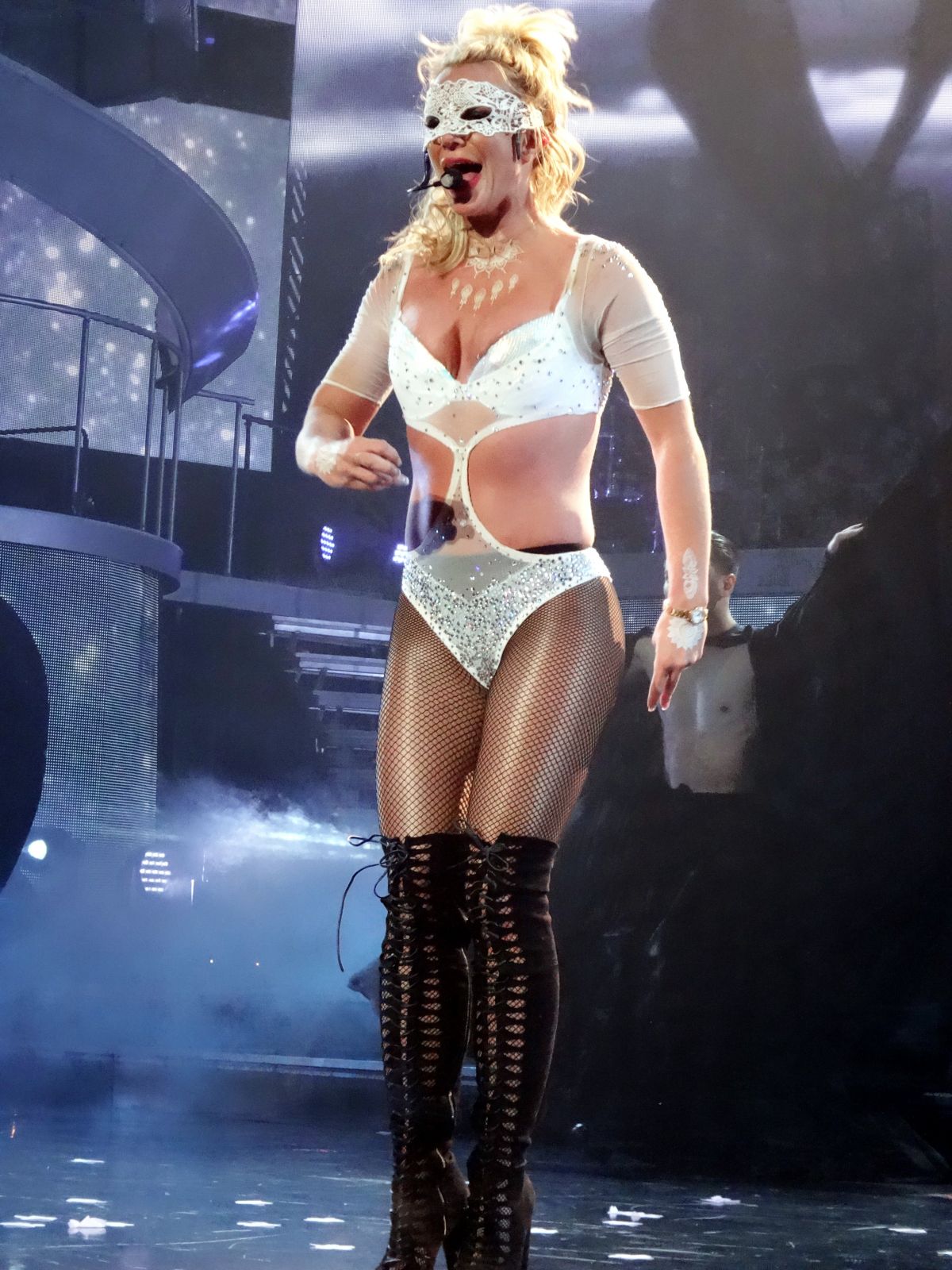 Britney Spears Performs In Las Vegas Hawtcelebs