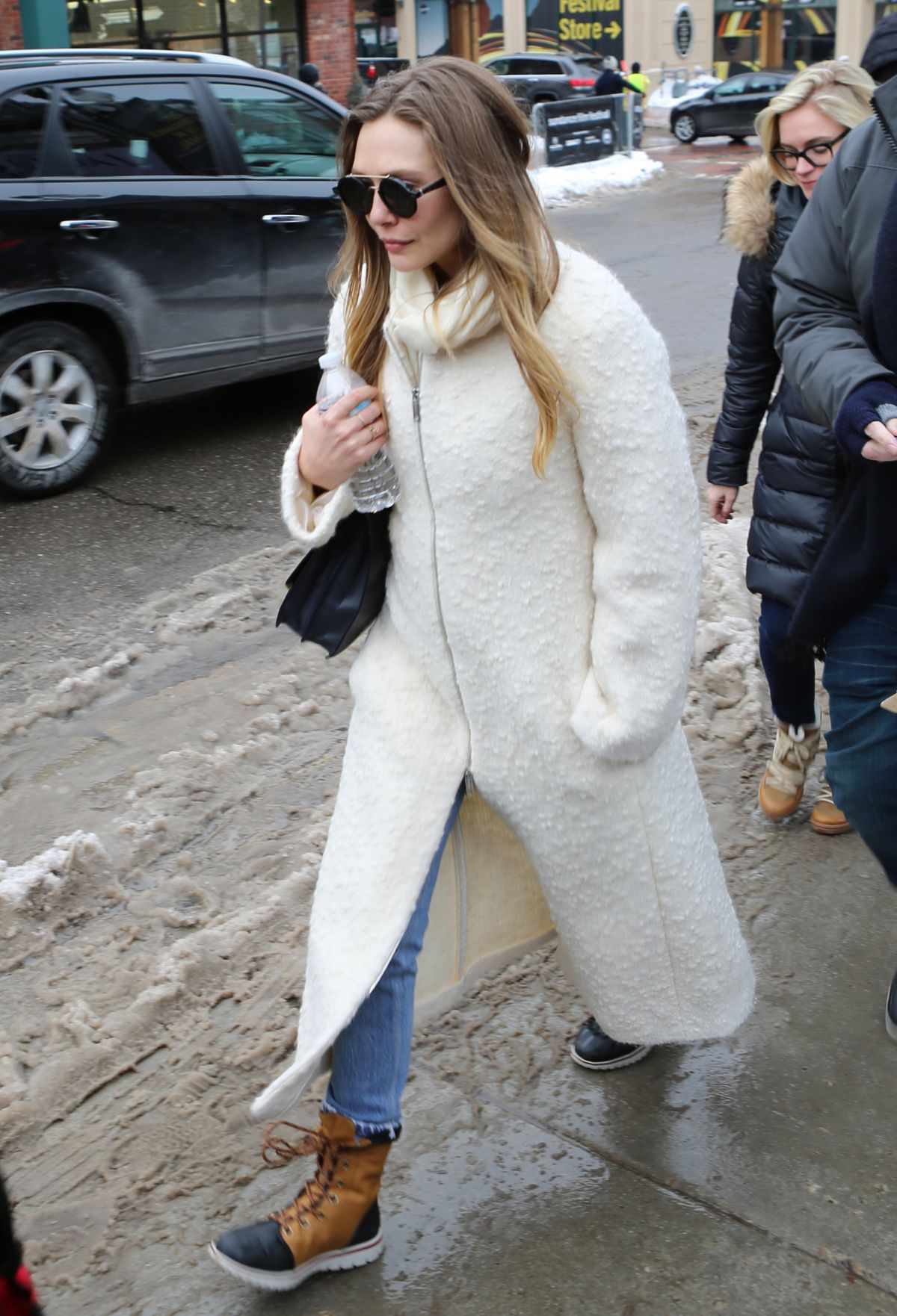 ELIZABETH OLSEN Out and About in Park City 01/22/2016 – HawtCelebs