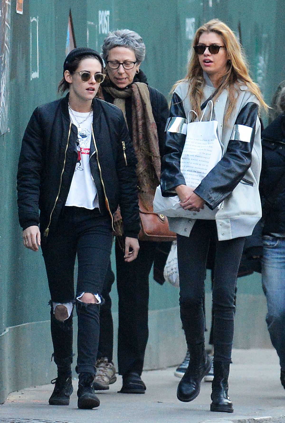 KRISTEN STEWART and STELLA MAXWELL Out Shopping in New York 02/06/2017 ...