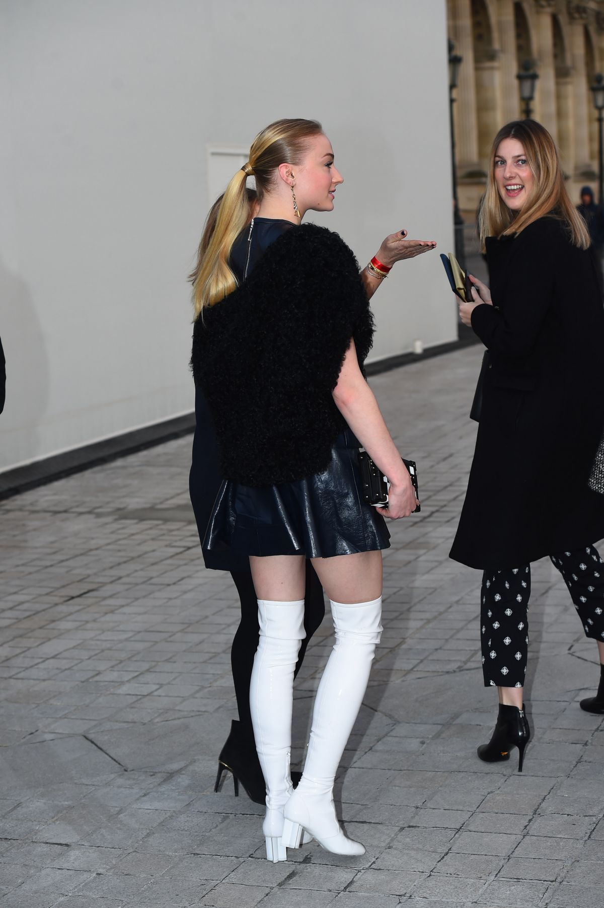 Sophie Turner Regrets Wearing This Louis Vuitton Look