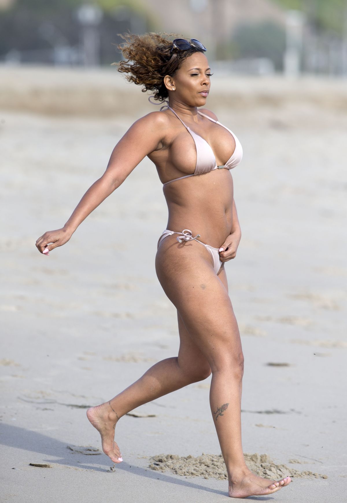 Sundy Carter In Bikini At A Beach In Malibu 03 24 2017 3 Hawtcelebs