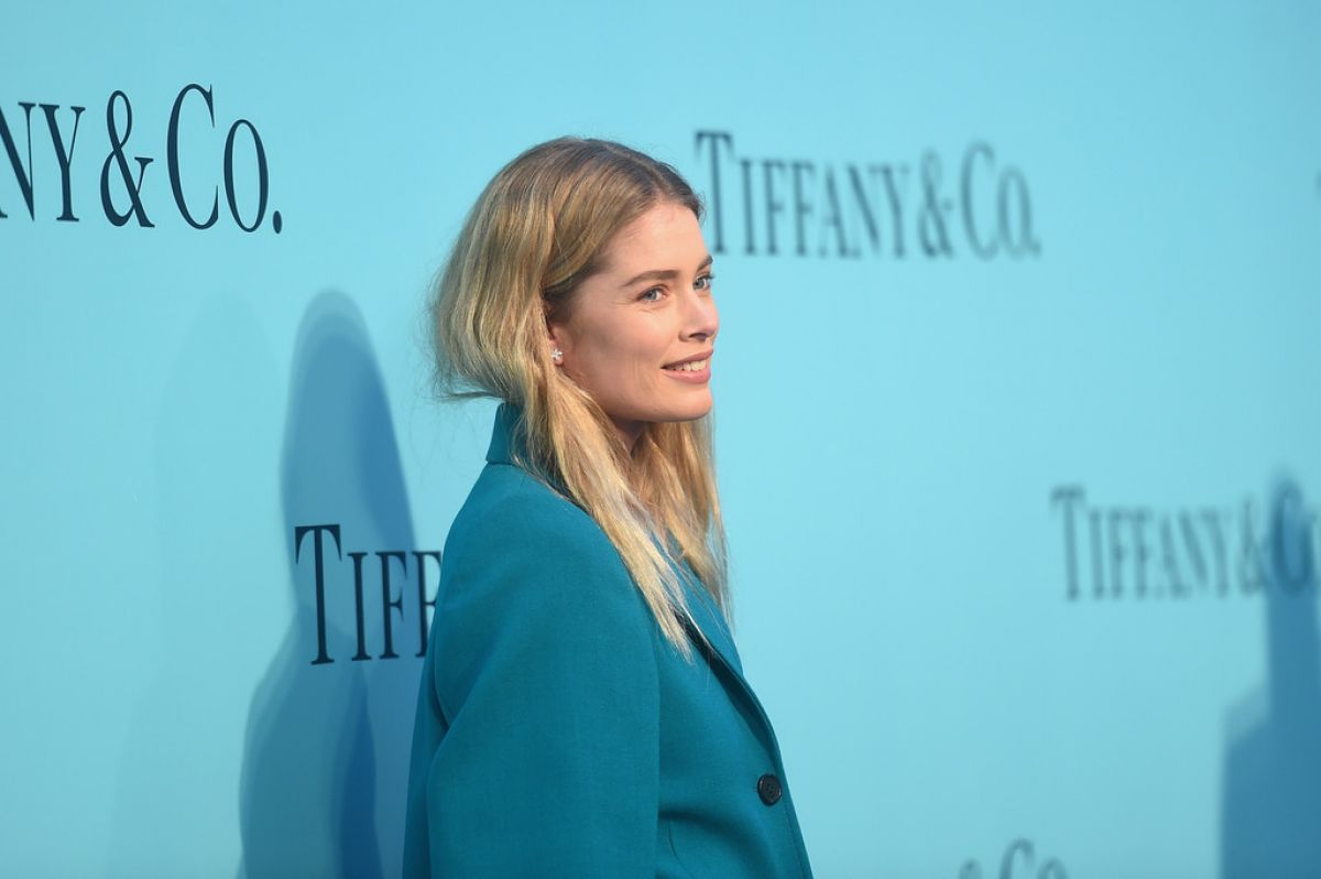 DOUTZEN KROES at Tiffany & Co. 2017 Blue Book Collection Gala in New ...